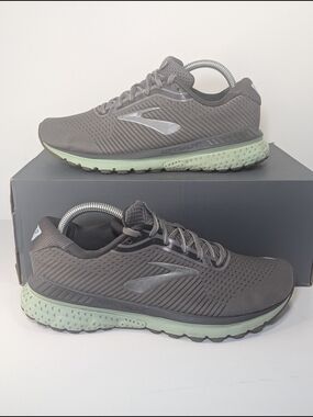 Brooks Adrenaline GTS 20 Women's Size 9